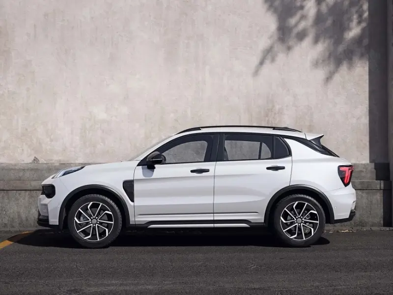 Lynk & Co 01